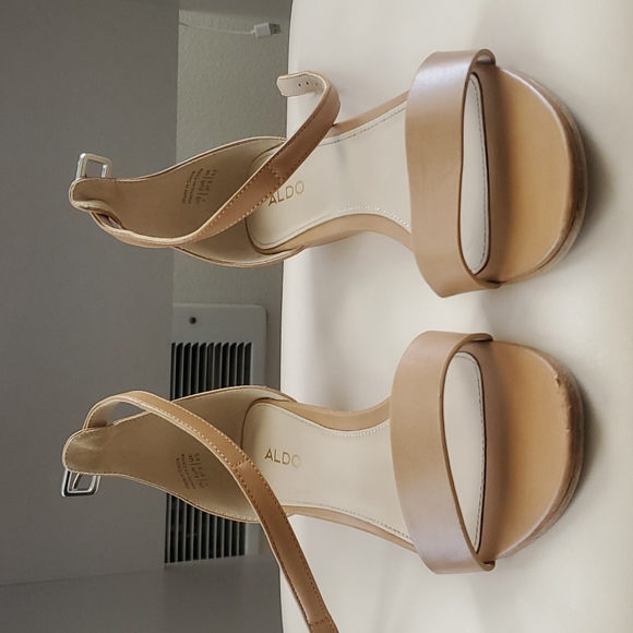 Tan Aldo Sandals - Picture 1 of 8